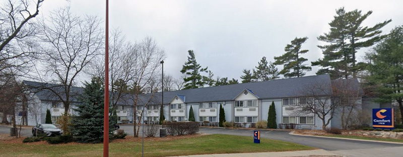 Colonial Inn (Comfort Inn Traverse City) - 2020 (newer photo)